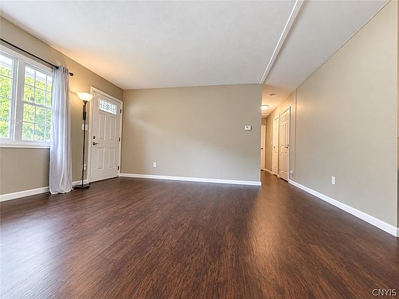 4th image of 1115 Cedarbrook Dr