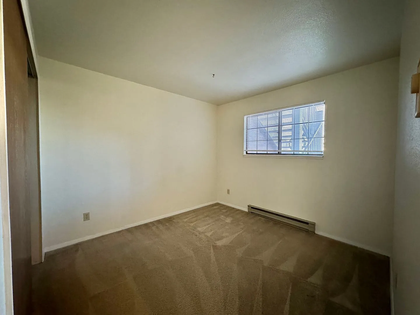 Beautiful Upper Level 2 Bedroom / 2 Bath Condo With Garage in Evans, CO! — Photo 2