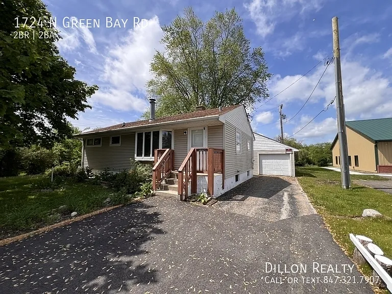 1724 N Green Bay Rd — Photo 21