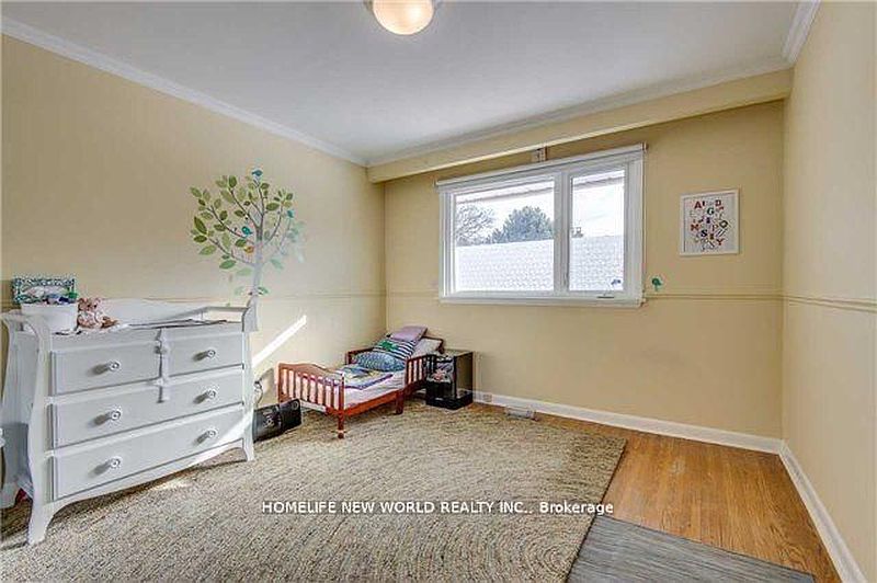 Toronto House for rent - 5 Bedrooms — photo 13