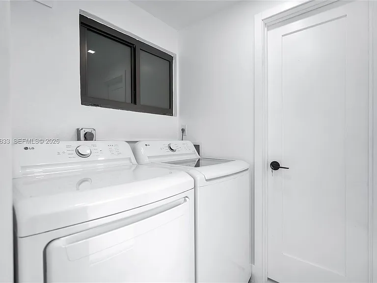 6566 SW 35th St — Photo 14