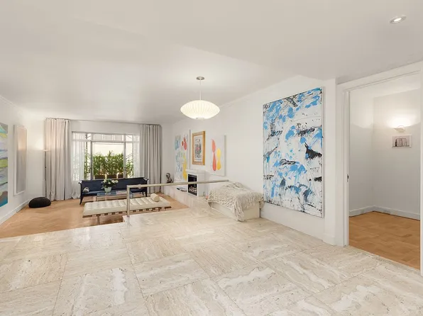 150 Central Park S #906, New York, NY 10019