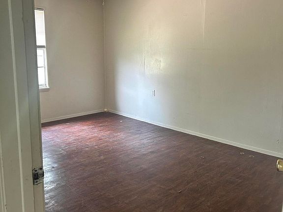 5th image of 513 N Browning St