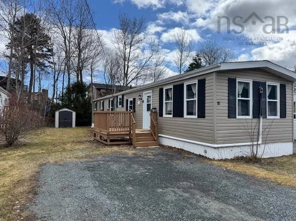 15 Stanley St, Halifax, NS B4E 1E7