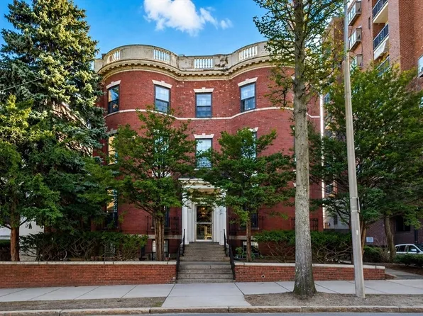 1253 Beacon St APT C3, Brookline, MA 02446