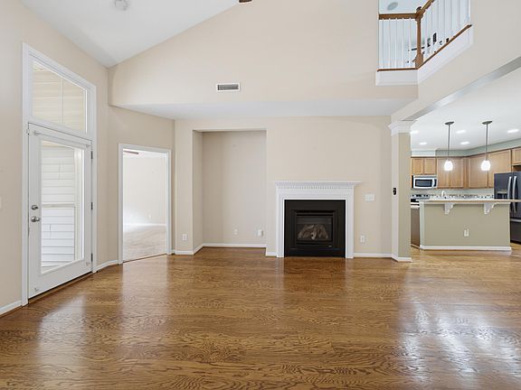 2nd image of 2828 Casona Way