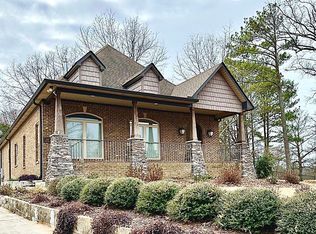 210 Oak Cir, Trussville, AL 35173
