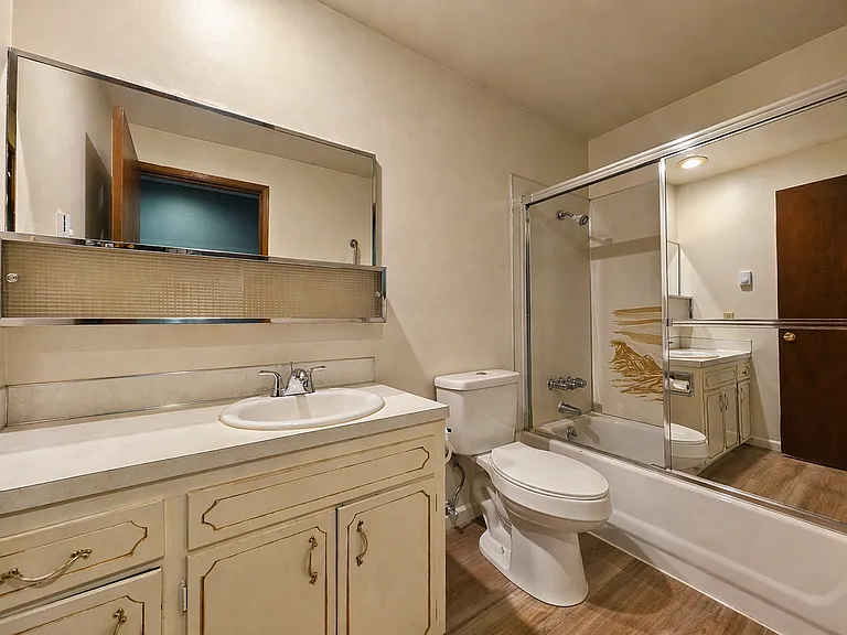 3432 Hoyt Ave #6 — Photo 9