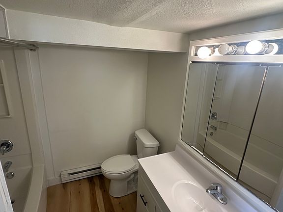 2nd image of 911 3rd Ave N #2