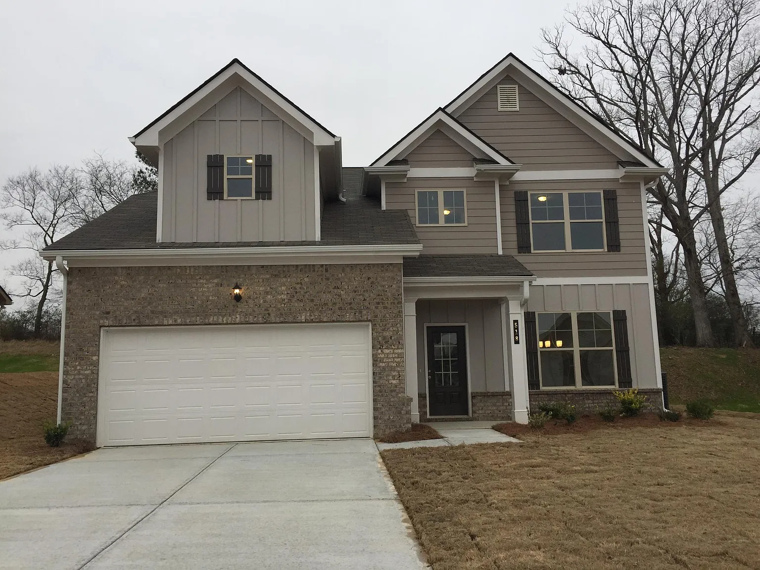 4 bed, 2.5 bath, 2232 sqft, $2,100 — Photo 1