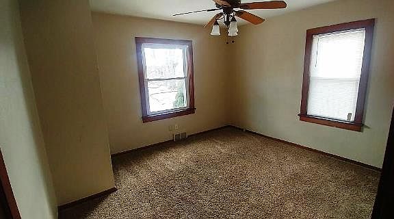5th image of 152 Caroline St
