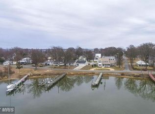 610 Monroe Bay Ave, Colonial Beach, VA 22443