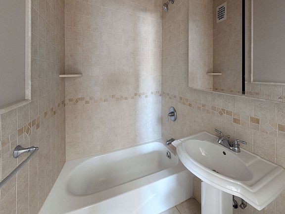 5th image of 40 Harrison St #4012A
