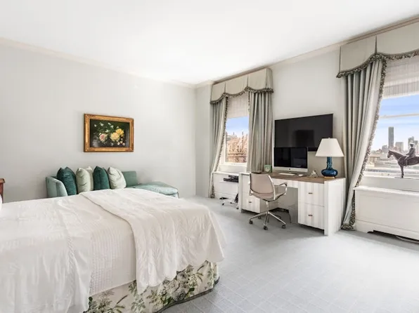 1 Sutton Place South image 11 of 14