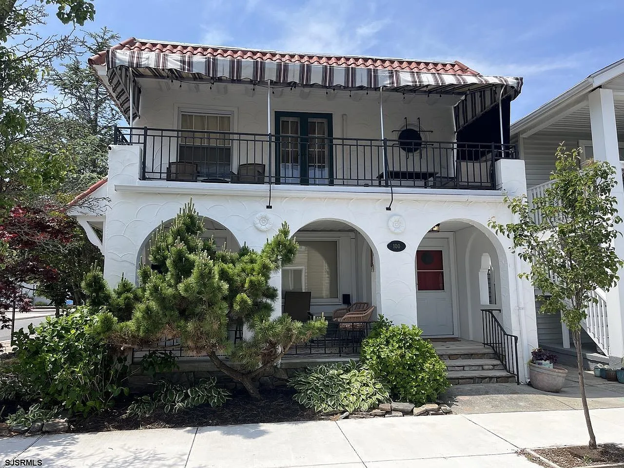 2 bed, 1.0 bath, $1,400 — Photo 1