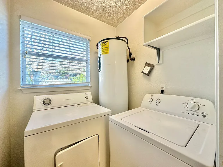 401 W Lincoln Ave — Photo 13