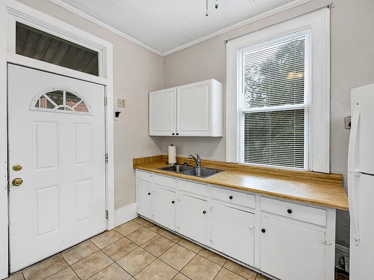 614 Heidt St — Photo 10