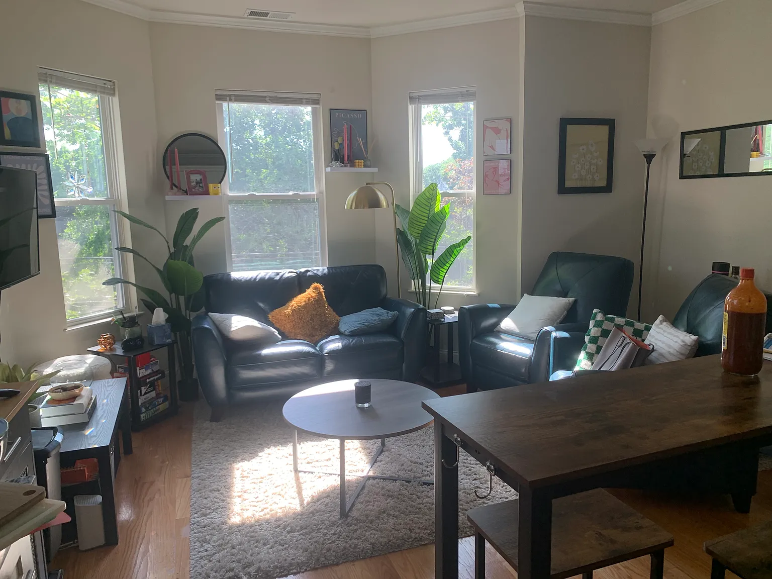 3 bed, 1.5 bath, 900 sqft, $4,300 — Photo 3