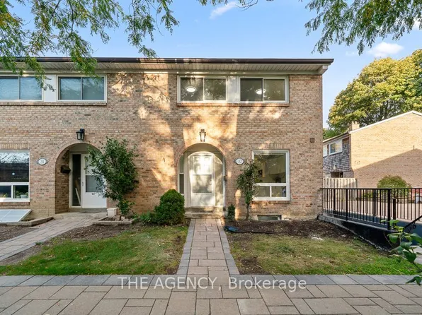1 Wootten Way S #32, Markham, ON L3P 3H7