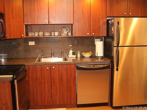 3rd image of 250 174th St APT 912