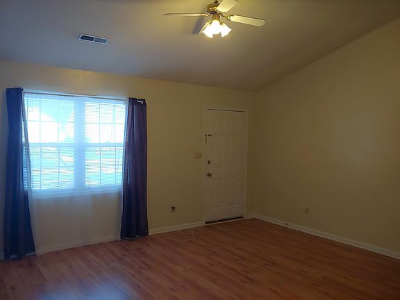 3rd image of 106 Willow Way