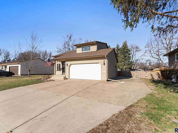 4th image of 3105 S Steven Dr