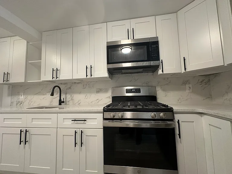 2384 Valentine Ave #1 — Photo 11