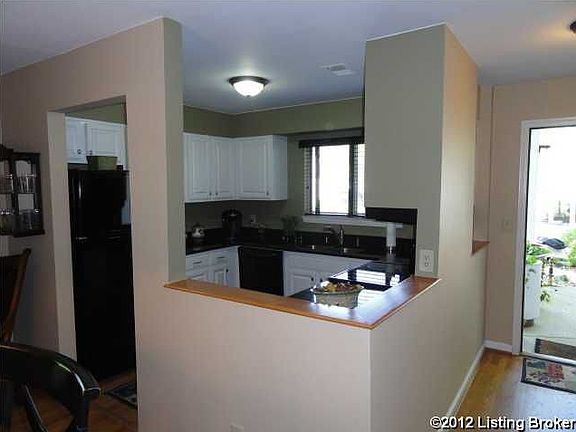 4th image of 19 Lake Ave