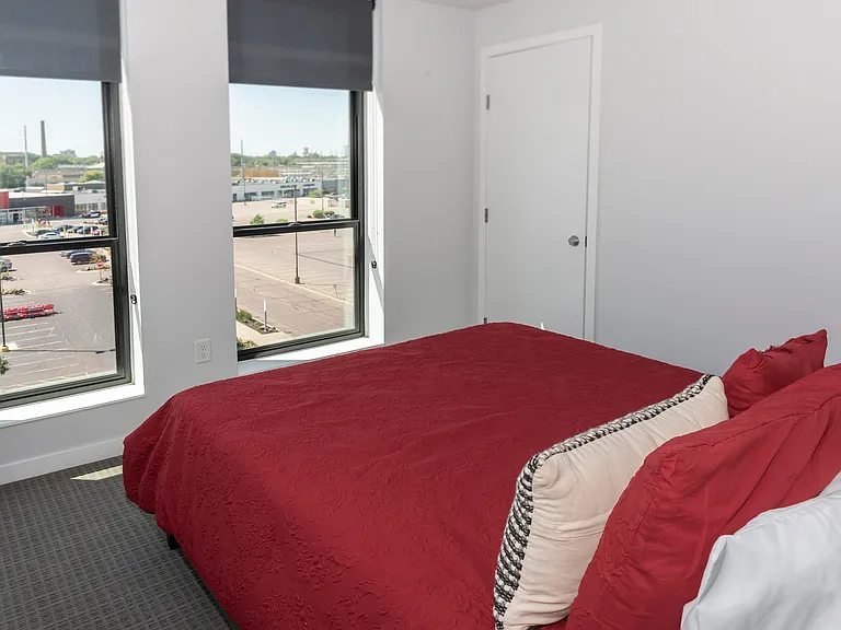 2BR_4