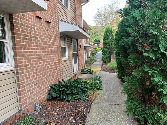 2nd image of 345 Spring St