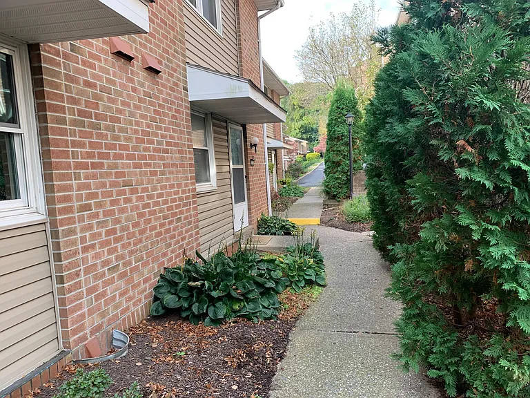 345 Spring St — Photo 2