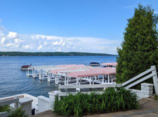 N1821 Oakland Rd, Lake Geneva, WI 53147