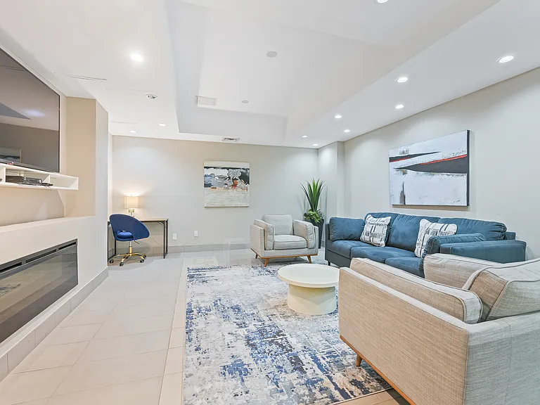 3443 Bathurst St #405 — Photo 30