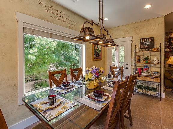 kitchen / door to balcony