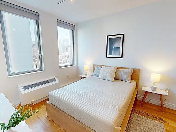 4th image of 550 W 54th St APT 713