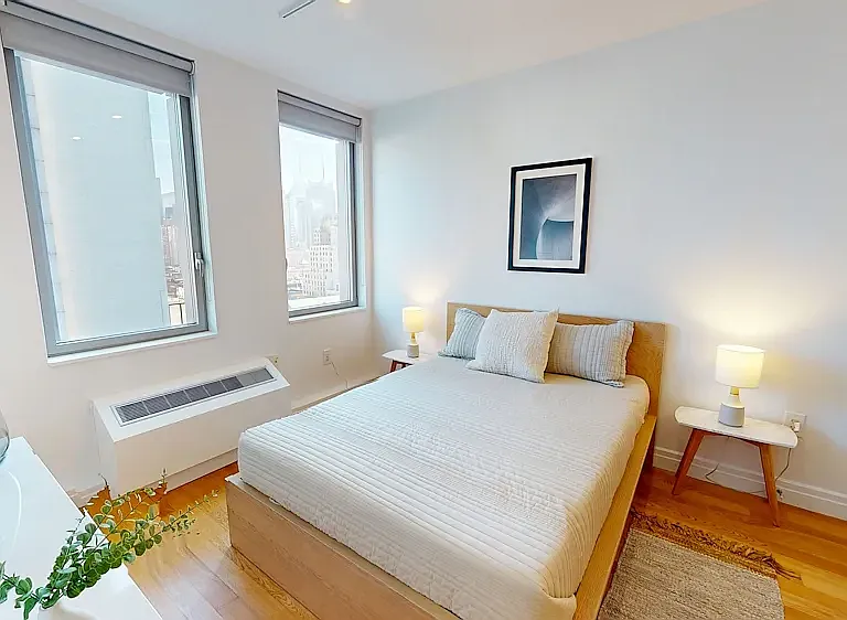 550 W 54th St #713 — Photo 4
