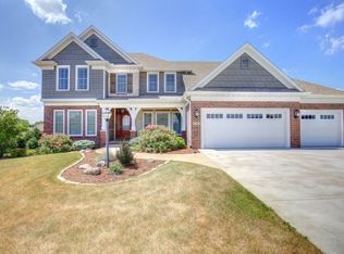 1201 Alydar Dr, Mahomet, IL