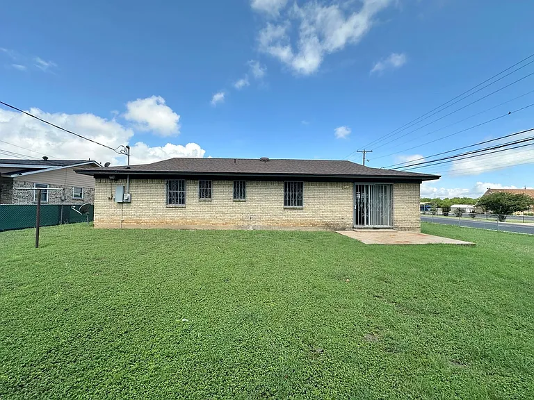 1300 Gowen Dr — Photo 30