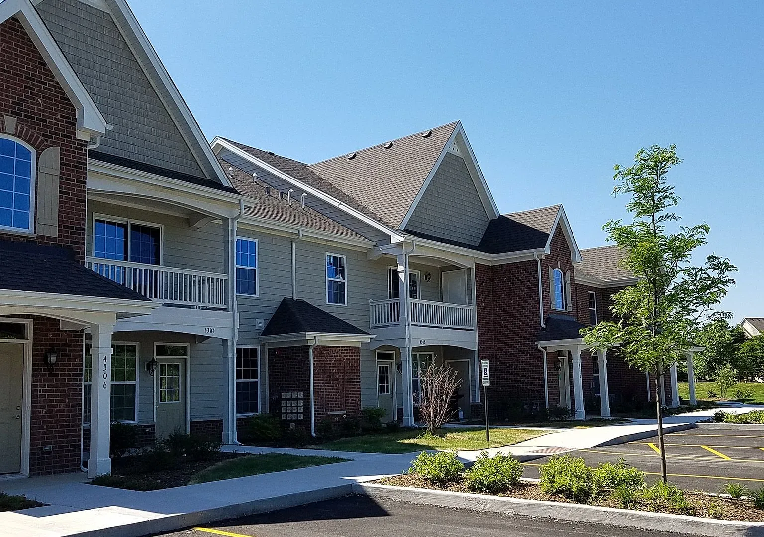 Timber Ridge Estates Building 9 — Photo 3