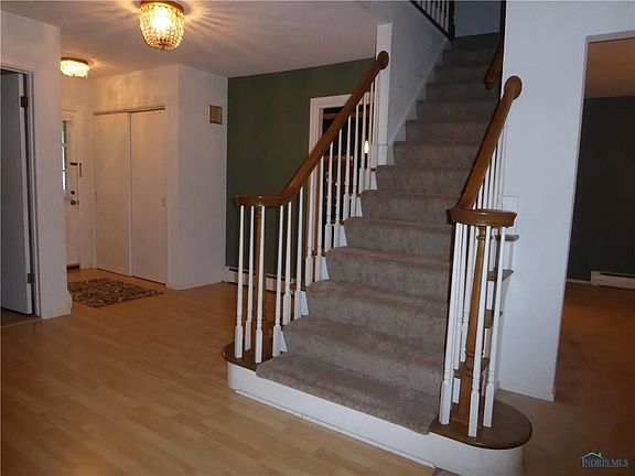 3rd image of 5488 Woodridge Dr