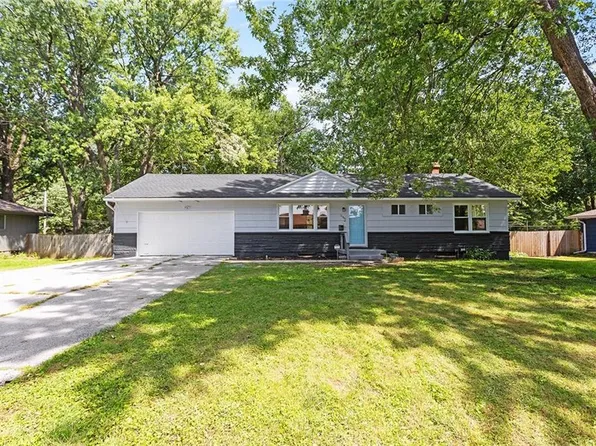 11601 Sunnyslope Dr, Kansas City, MO 64134