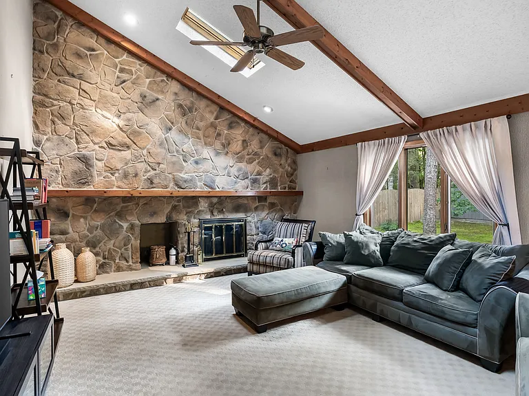 64 Lady Diana Cir — Photo 16