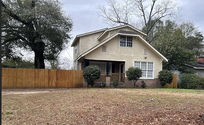 920 Lamore St — Photo 1