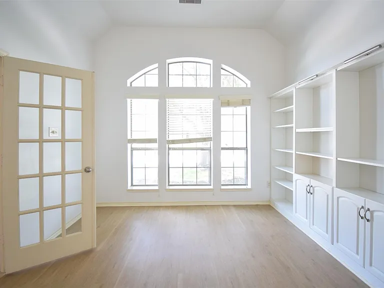 1511 Eden Meadows Dr — Photo 5