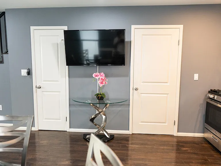 5151 Riverton Ave #1 — Photo 30