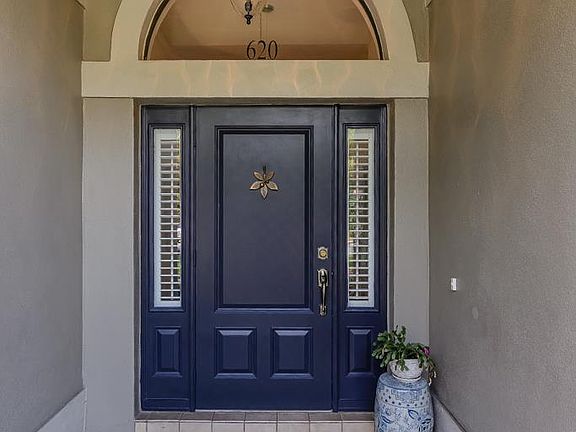 3rd image of 620 Waterford Cir E
