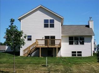 2215 Maxine Ln, Rockford, IL 61102
