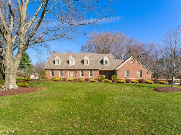 3600 Fawn Dr, Canfield, OH 44406