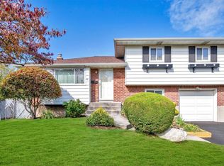 76 Jamaica Ave, Plainview, NY 11803