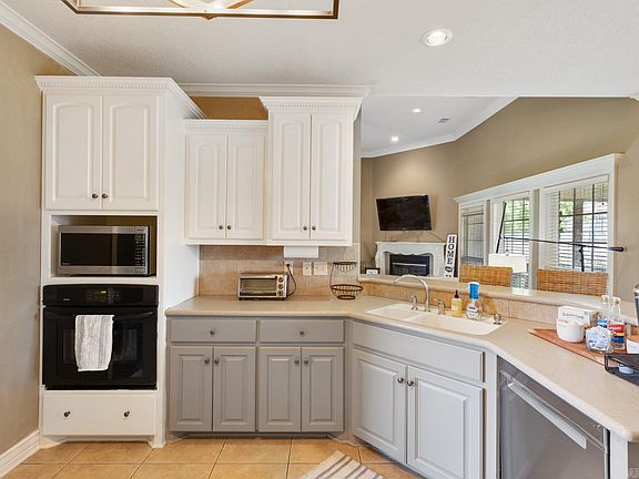 2nd image of 523 Sedgefield Dr